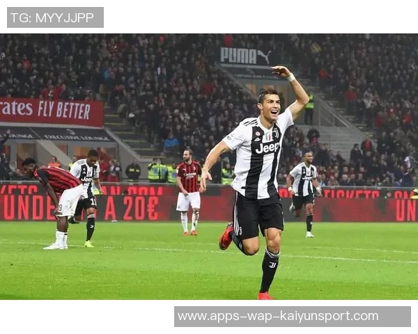 近45年内仅有詹姆斯文班和萨尔在21岁前单场达成30分10板5助2断2帽的壮举