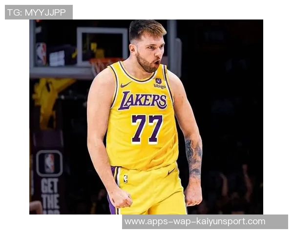 美女球迷深情告白东契奇:下辈子一定要嫁给你就这样约定终身爱情 美女球迷深情告白东契奇:下辈子一定要嫁给你就这样约定终身爱情