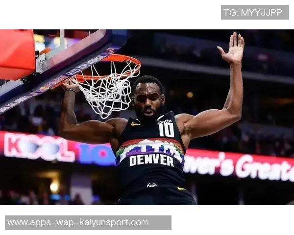 小哈达威半场表现抢眼9投5中三分命中率高效贡献12分助力球队进攻