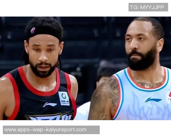 苏群分析快船连胜原因大洛创造空间小琼斯回归提升防守反击效率 苏群分析快船连胜原因大洛创造空间小琼斯回归提升防守反击效率