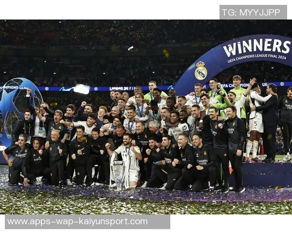 皇马冬季转会窗或无新援中场目标锁定亚当沃顿与斯米特